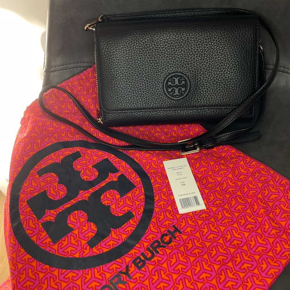 Tory Burch Bombe Black Wallet Crossbody Purse